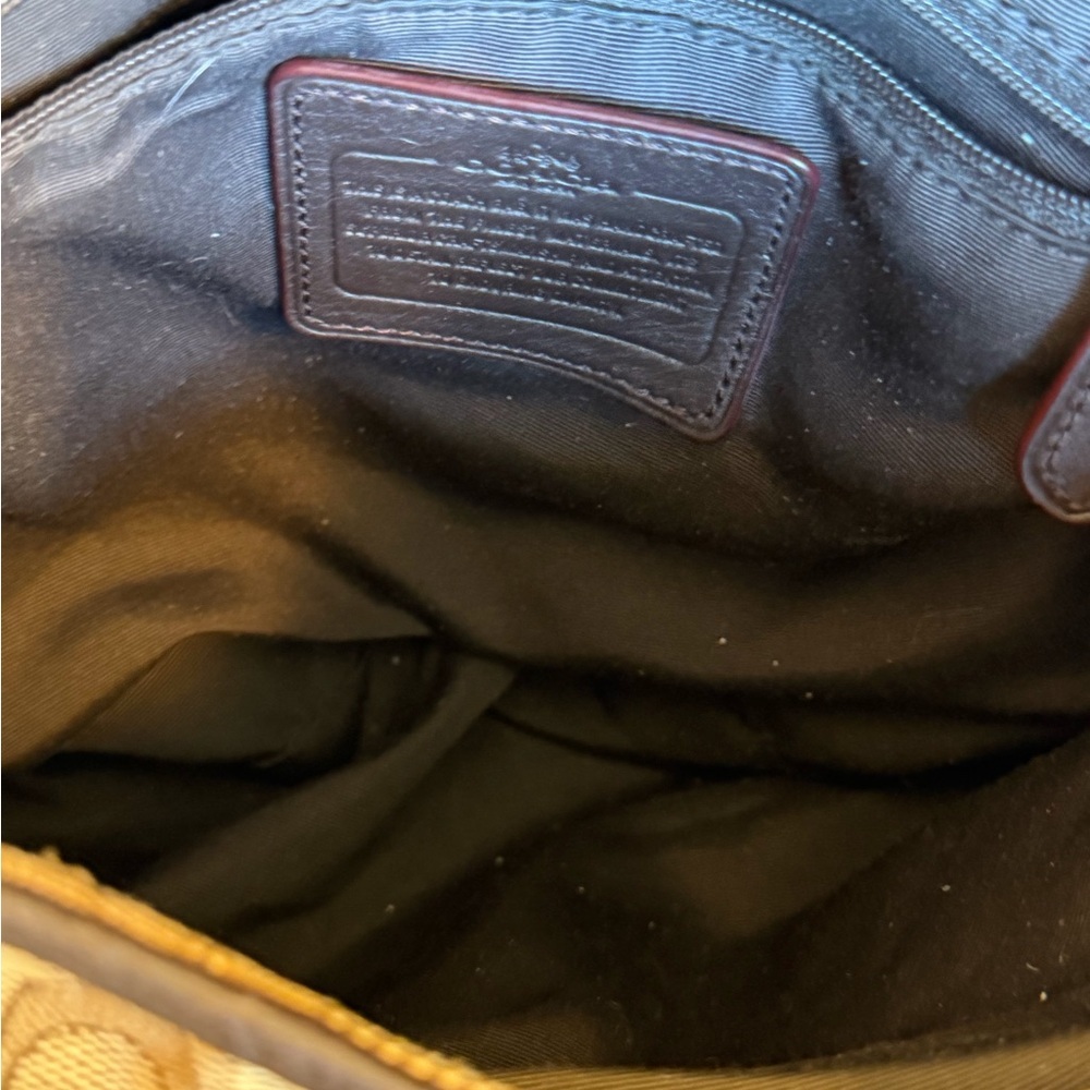 Coach 2010’s Signature Phoebe Carryall - Picture 2 of 16